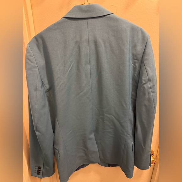 Express Suit - Picture 2 of 8